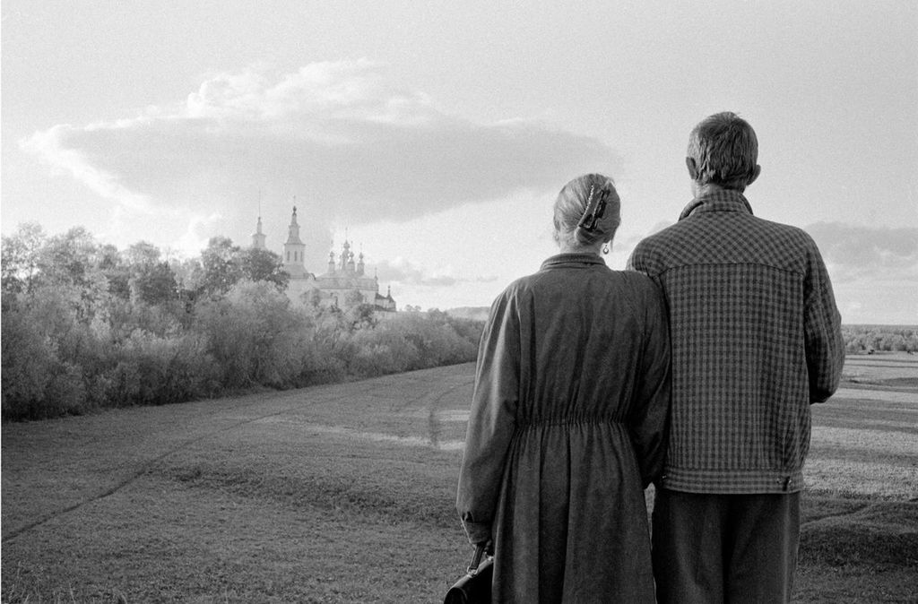 «Истории, рассказанные спиной». Фотовыставка о том, как тело говорит о человеке, Лальск, маленький город на севере Кировской области. 2000 — Павел Смертин — discours.io
