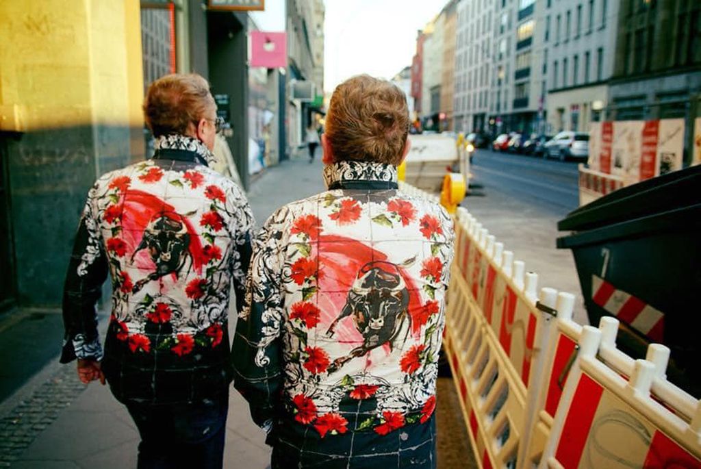 «Истории, рассказанные спиной». Фотовыставка о том, как тело говорит о человеке, «Берлин. Май 2018. Снято где-то в центре, спонтанно» — Олег Яковлев — discours.io
