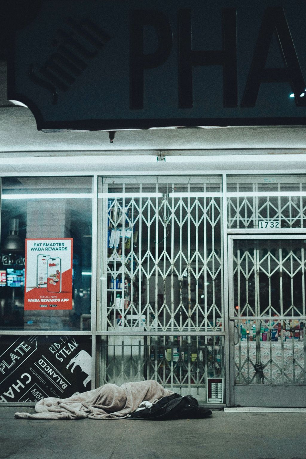 «Strangers»: фотопроект об историях в лицах незнакомцев со всего света,  — discours.io
