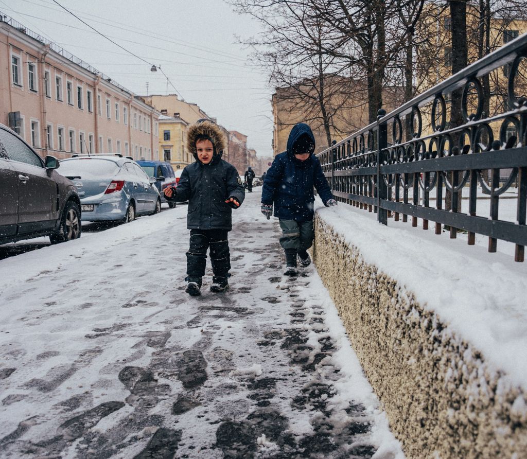 Счастливая безысходность». Фоторепортаж о жизни многодетной семьи в  петербургской коммуналке