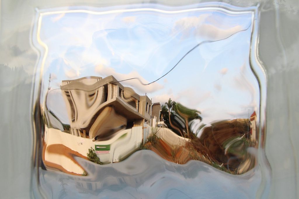 Through the Looking Glass,  — discours.io