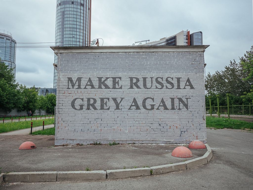 Make Russia grey again. Избранные работы Славы Ptrk, Make Russia grey again — discours.io