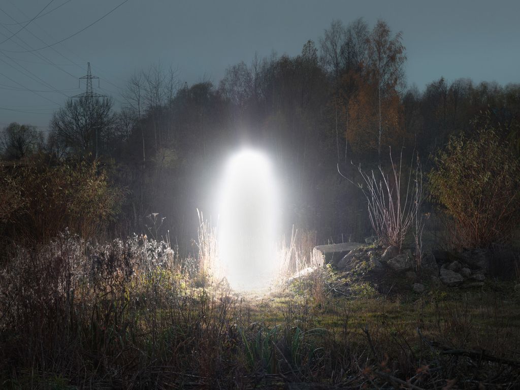 «Разговаривающим в храме посылаются печали и скорби». Фотопроект о современной православной вере в России,  — discours.io