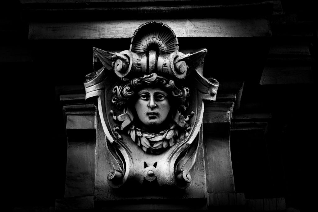 Les Mascarones, Москва, Мясницкая улица, дом 6/3 — discours.io