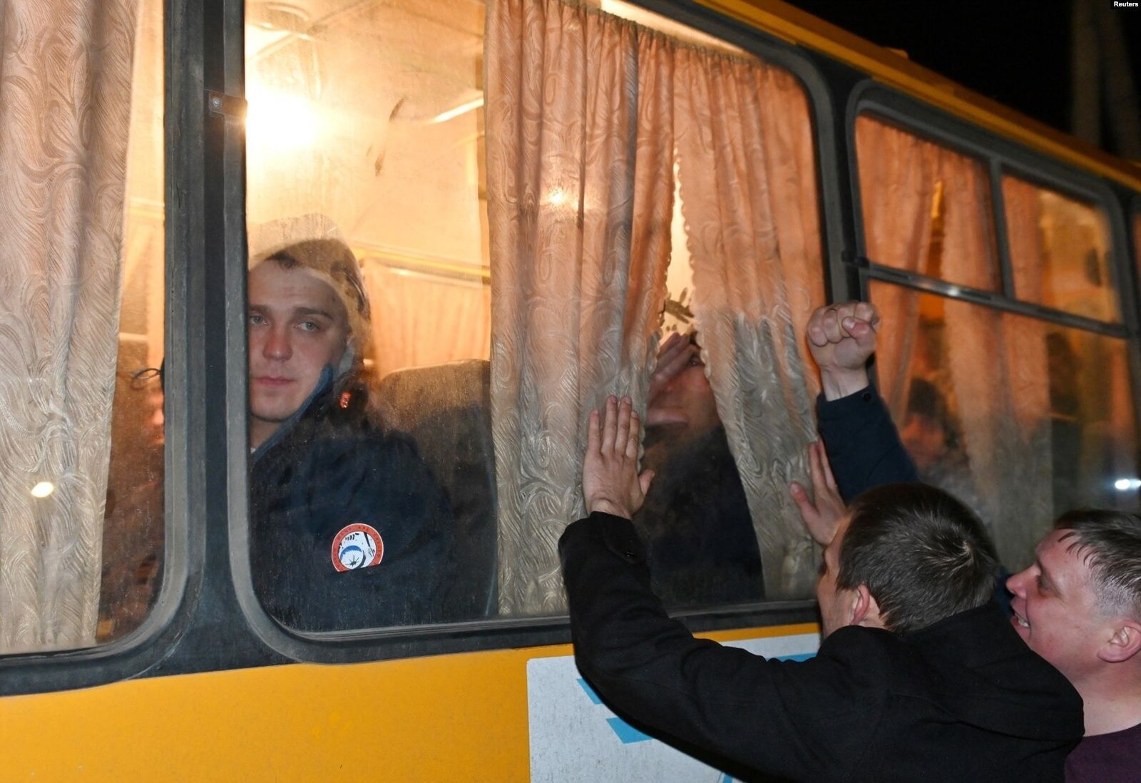 Автобус с мобилизованными отправляется из сибирского города Тара Омской области. 26 сентября / Reuters / Radio Liberty