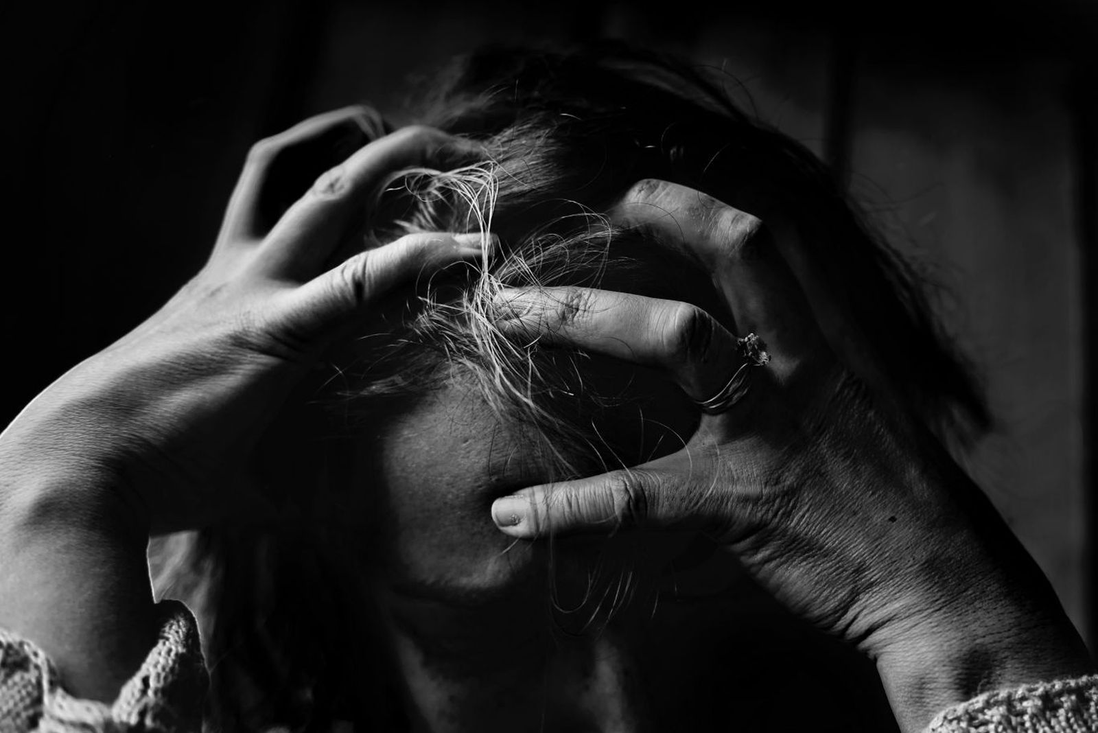 Как помочь психике не замкнуться в себе? Разговор и(ли) таблетки / медицина, психиатрия, здоровье, психоанализ, психология — Discours.io