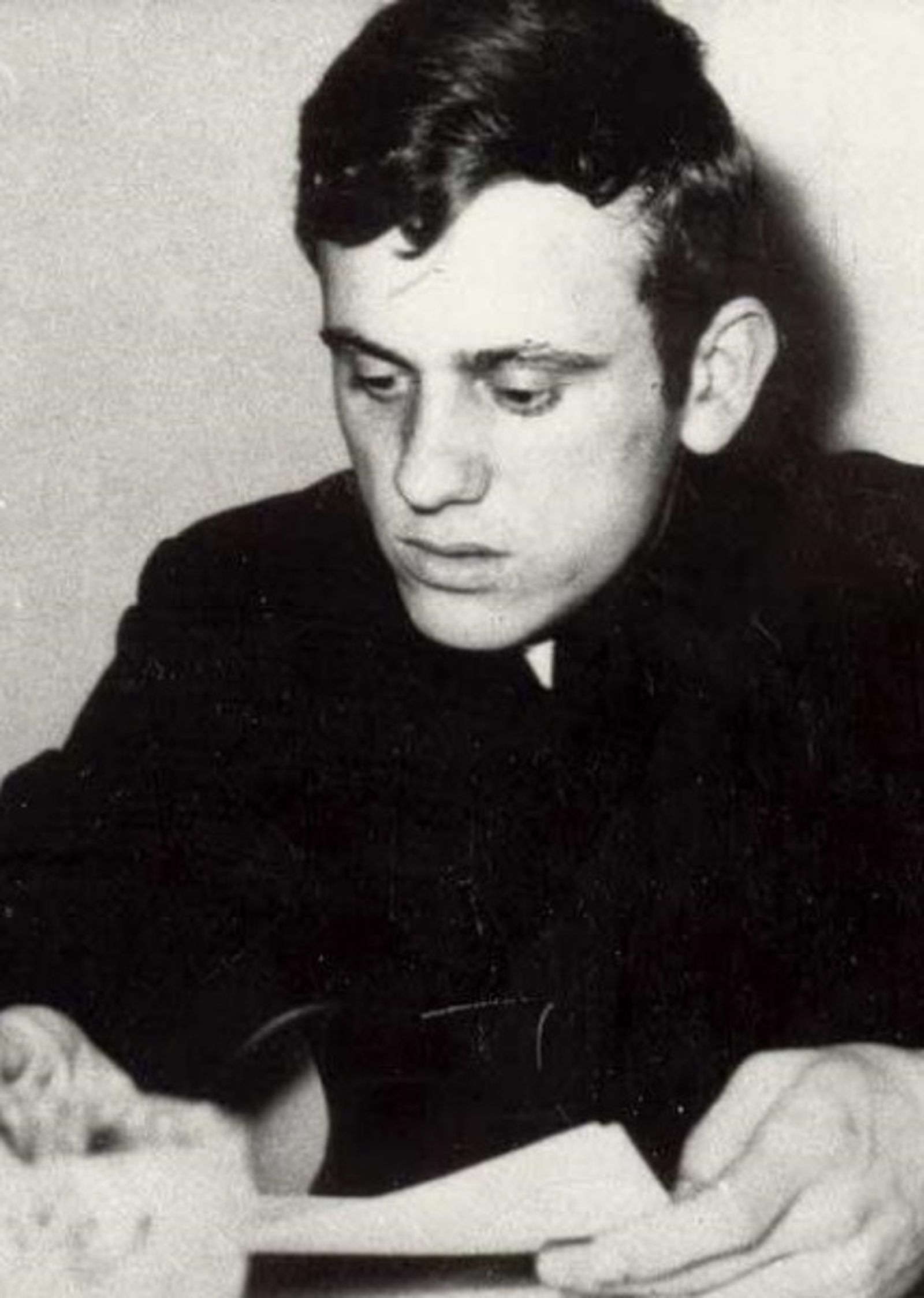 Молодой семинарист Альфонс Попелушко. Фото из архивов музея Ежи Попелушко в Варшаве.