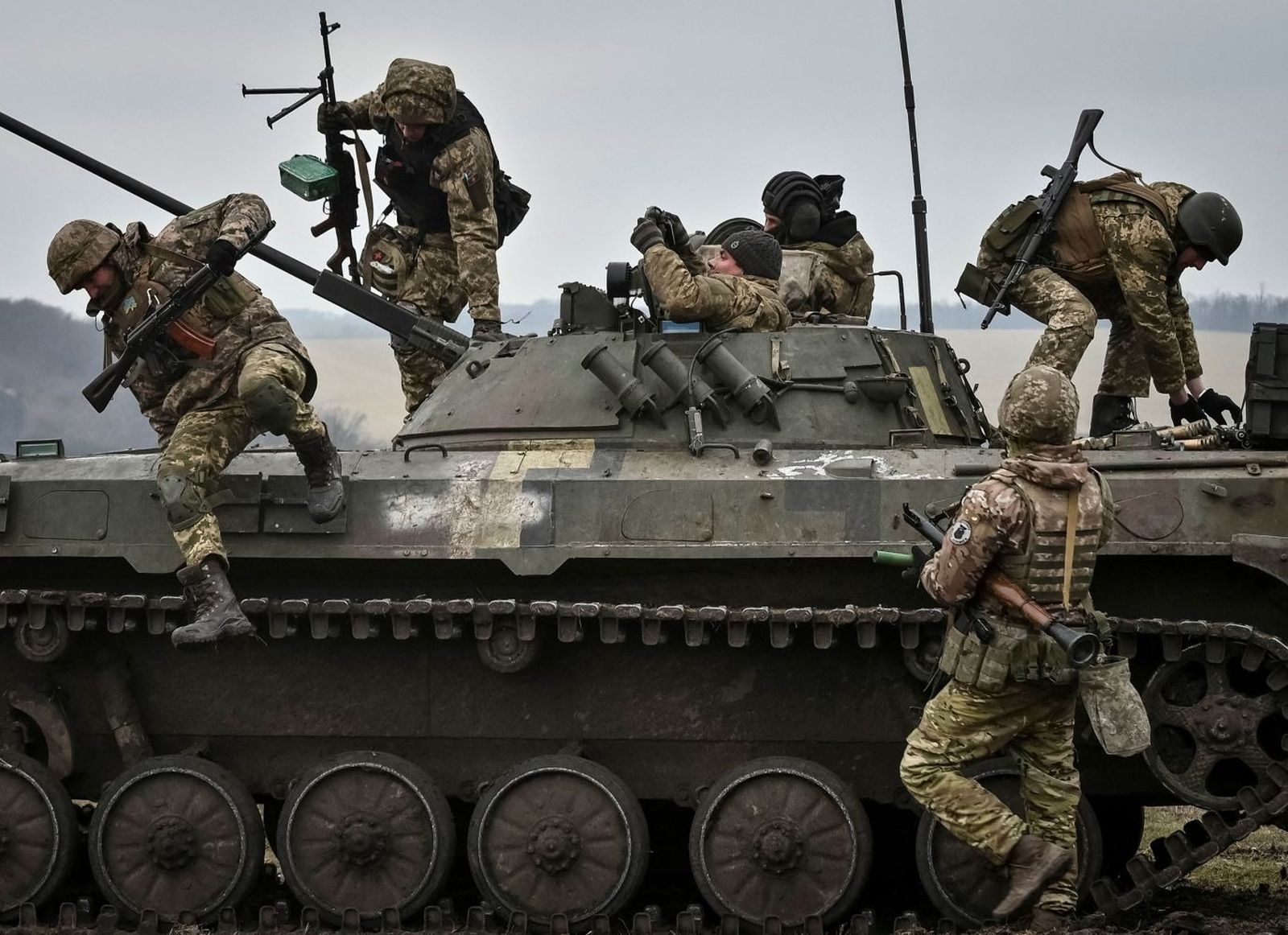 Украинские военнослужащие тренируют боевые навыки в Запорожской области. 23 января / Reuters / CNN 