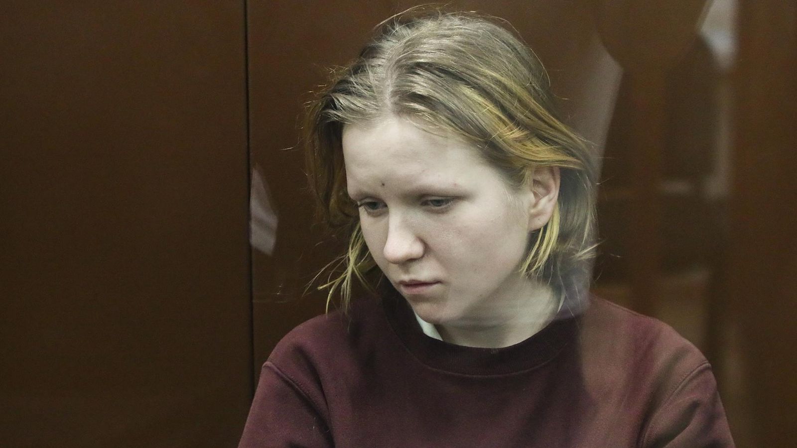26-летняя Дарья Трепова обвиняется в причастности к взрыву, в результате которого погиб провластный военкор Владлен Татарский и более 40 человек пострадали. На открытом мероприятии Дарья передала журналисту статуэтку, предположительно, начиненную взр 26-летняя Дарья Трепова обвиняется в причастности к взрыву, в результате которого погиб провластный военкор Владлен Татарский и более 40 человек пострадали. На открытом мероприятии Дарья передала журналисту статуэтку, предположительно, начиненную взр