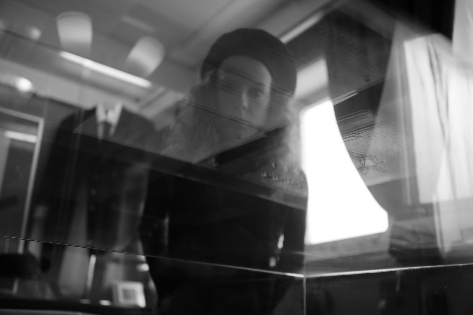 Как показать субъективную историю места через портретную фотографию. Опыт фотосъёмки в Санкт-Петербурге
