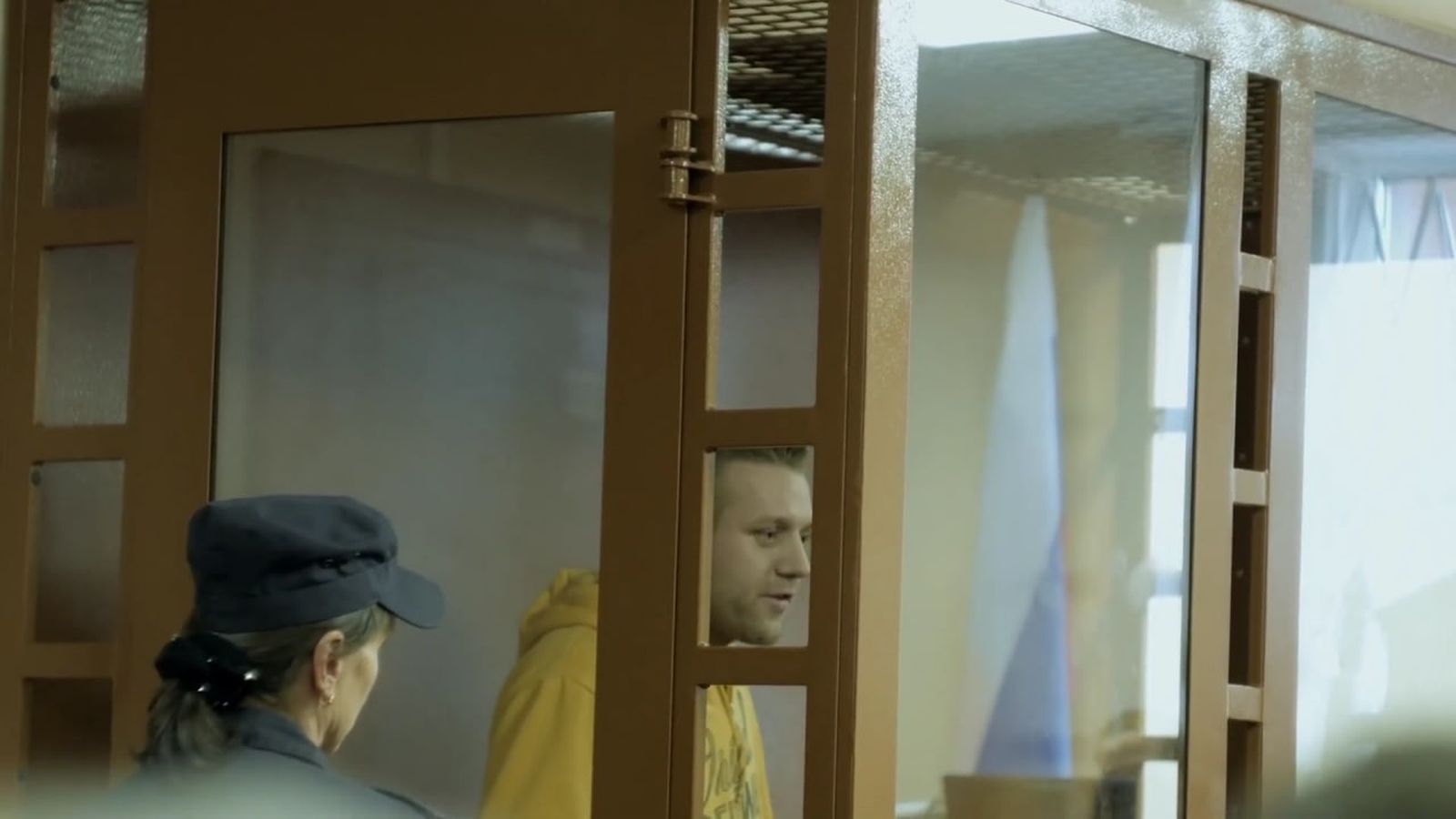 Поэт и журналист Дискурса Всеволод Королёв во время заседания по продлению ему меры пресечения. Несмотря на 125 личных поручительств, необходимость медицинских обследований и доводы защиты о том, что поэт не собирается скрываться, суд оставил корресп