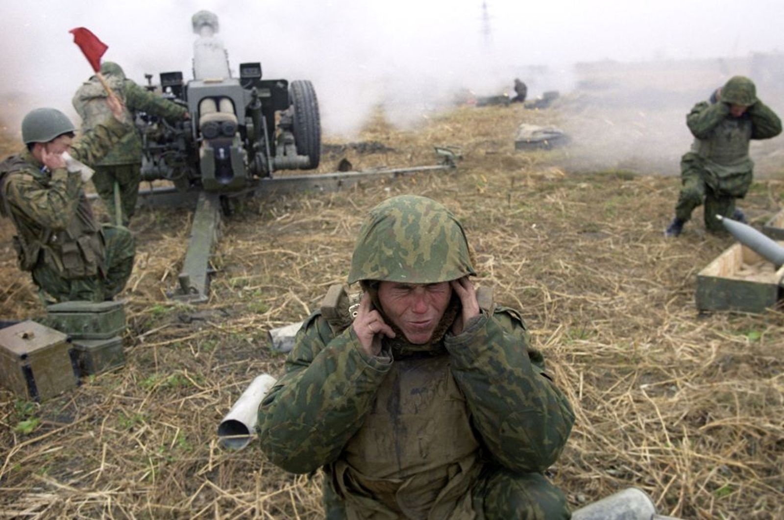 Российским войскам удалось окружить и&nbsp;блокировать Грозный к&nbsp;началу ноября 1999 года, однако вплоть до&nbsp;6&nbsp;февраля 2000 года в&nbsp;столице республики продолжались ожесточенные бои / Источник: РИА Новости