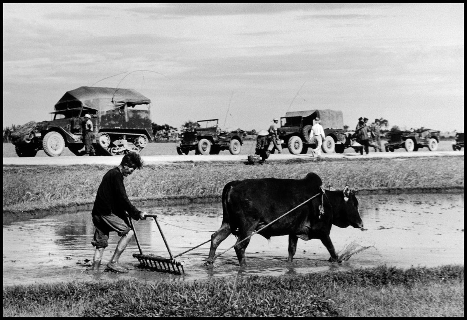 Французский военный конвой / 25 мая 1954 год Французский военный конвой / 25 мая 1954 год