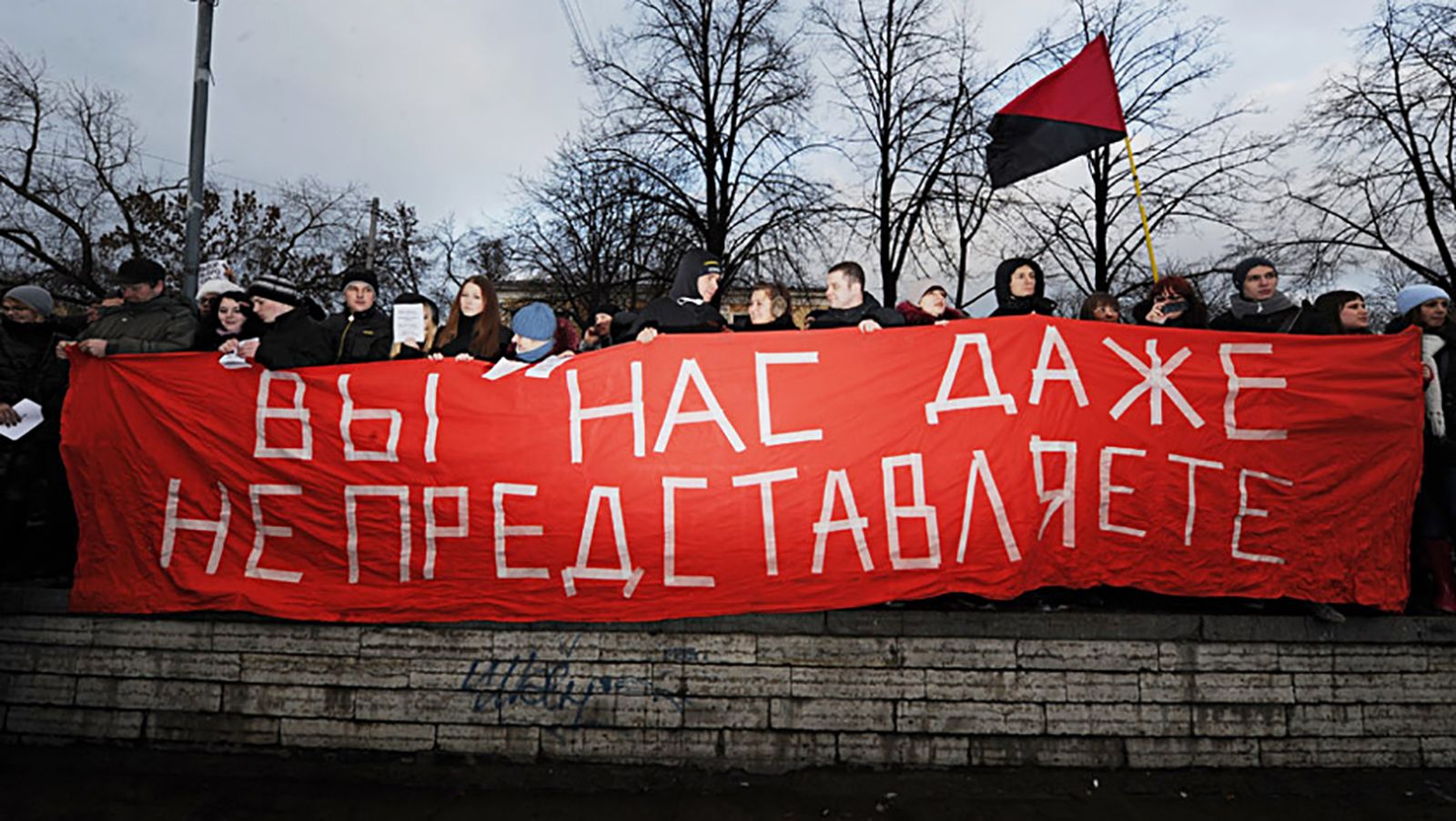 «То, как под соусом борьбы с коммунистическим реваншем, уничтожаются эгалитарные ценности и структуры социального государства, Маркелов хорошо видел еще в девяностых». 