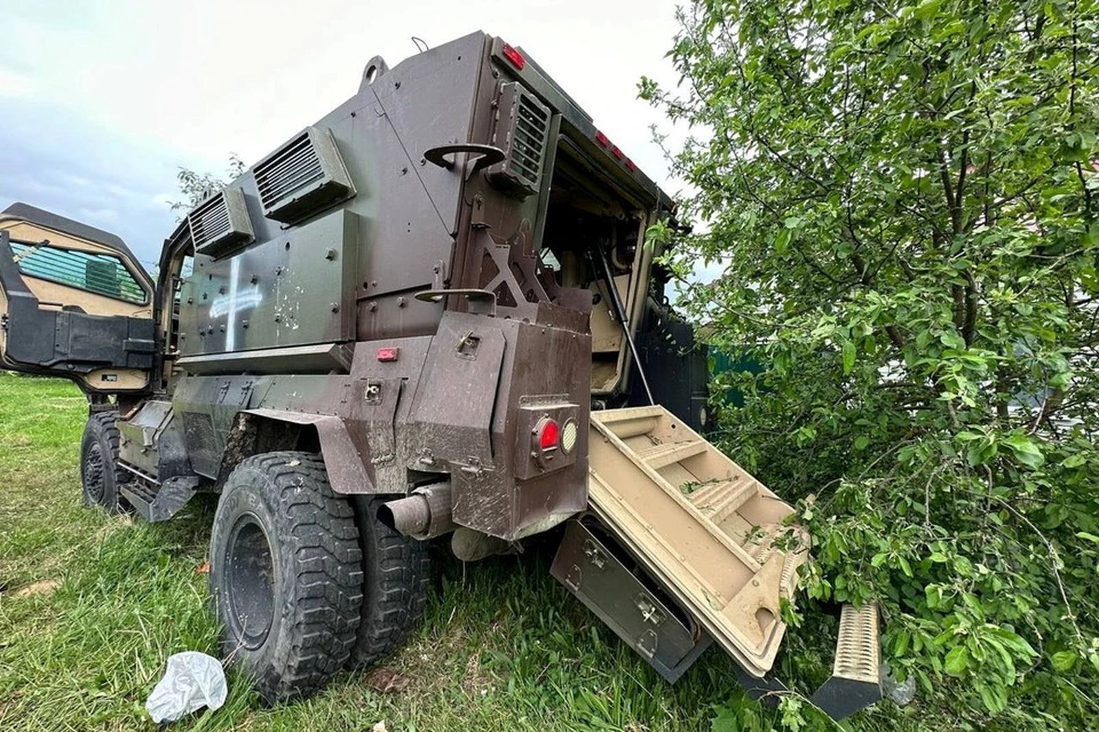 Фотография, которую российские военные опубликовали после захода украинской разведывательной группы в Белгородской области. 24 мая / vvgladkov / Telegram