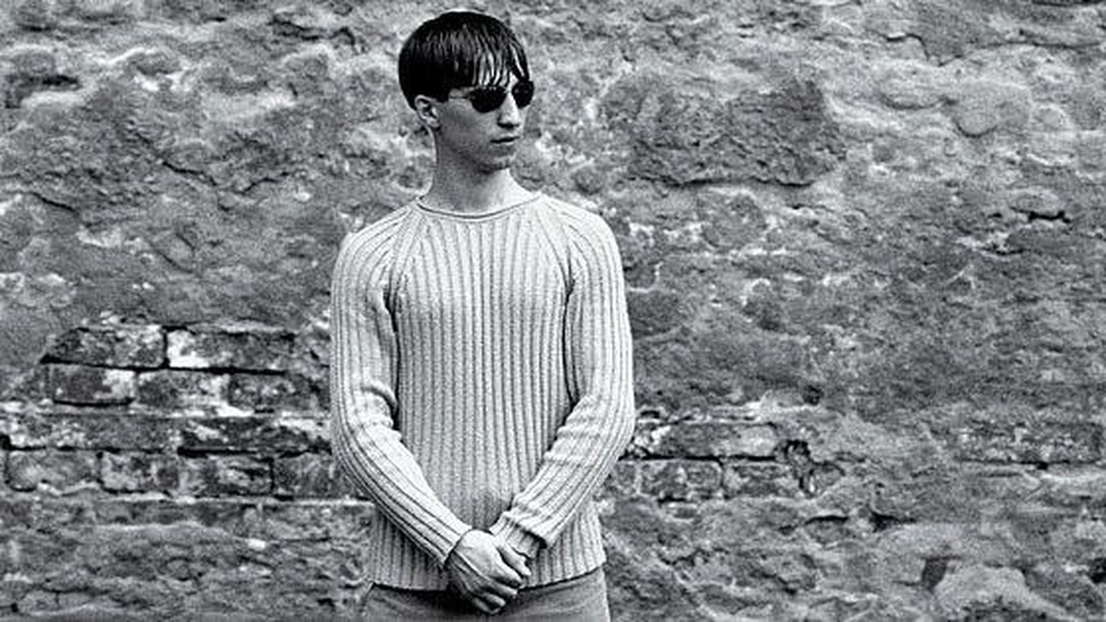 Портрет Артура Ацаламова. Фото сделано незадолго до выступления на фестивале «Нашествие-2001» / Архив журнала «Афиша» Портрет Артура Ацаламова. Фото сделано незадолго до выступления на фестивале «Нашествие-2001» / Архив журнала «Афиша»