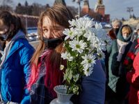 Случайные портреты, Хризантемы Немцову — миниатюра
