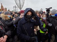 Случайные портреты, Жена политика — миниатюра