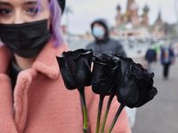 Случайные портреты, Чёрные цветы Немцову — миниатюра