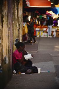 «Strangers»: фотопроект об историях в лицах незнакомцев со всего света,  — миниатюра