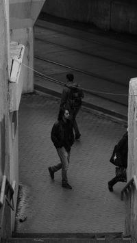 «Strangers»: фотопроект об историях в лицах незнакомцев со всего света,  — миниатюра
