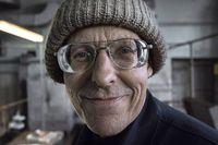 Люди труда: производственные портреты рабочих, Портрет работника гальванического цеха — миниатюра