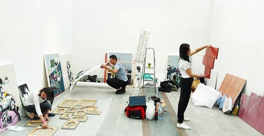 Монтаж выставки в пространстве Pro Art's в Калуге. / vk.com/proartspace Монтаж выставки в пространстве Pro Art's в Калуге. / vk.com/proartspace