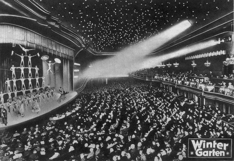 Берлинское варьете «Винтергартен», 1928. Берлинское варьете «Винтергартен», 1928.