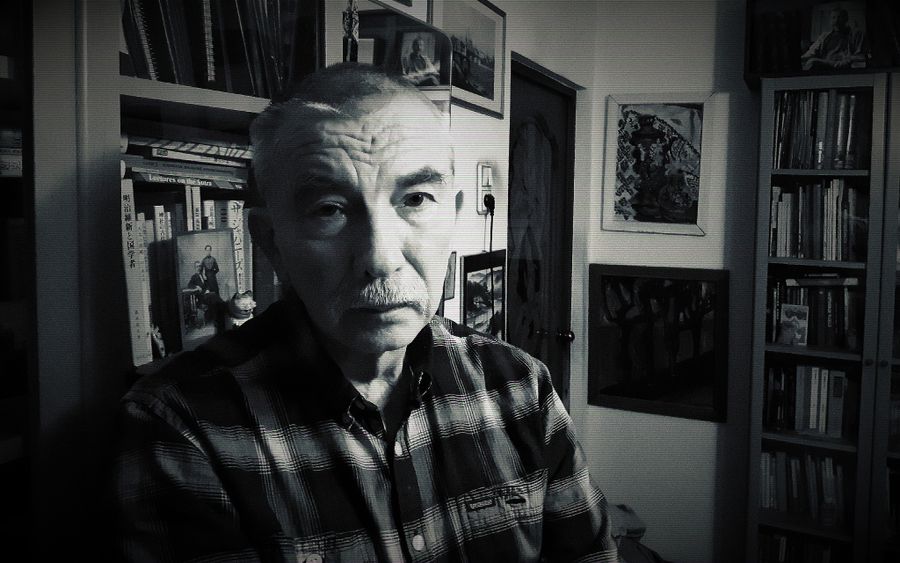 Александр Мещеряков. Фото Павла Соколова / «Исчезает среда обитания прежней литературы». Японист Александр Мещеряков об уходящей натуре, табу и эпидемиях — Discours.io