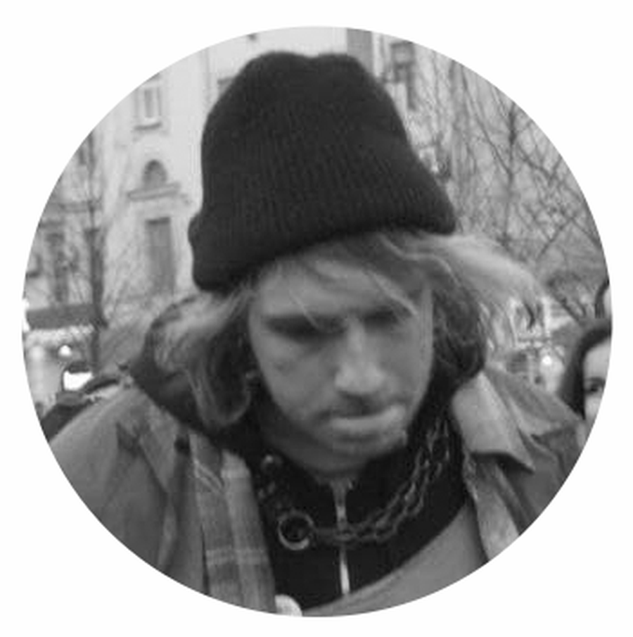 Поэзия площади: Коля Дайнеко о творческой порнографии, сексуальной революции и самосожжении на пороховой бочке культуры Поэзия площади: Коля Дайнеко о творческой порнографии, сексуальной революции и самосожжении на пороховой бочке культуры