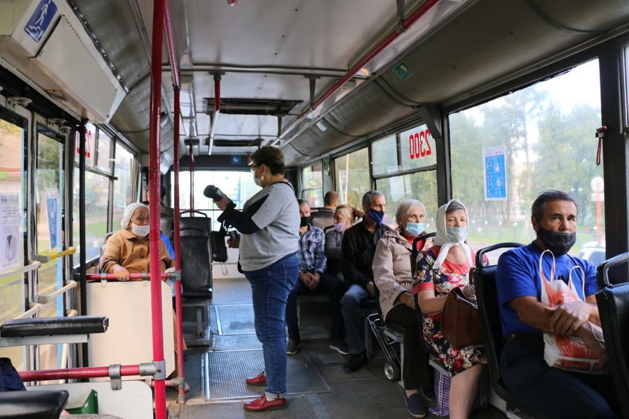 В салоне троллейбуса в Стерлитамаке все в масках.