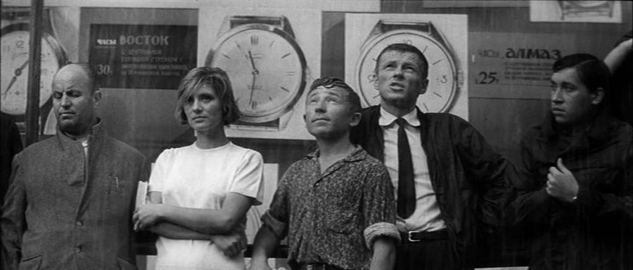 Кадр из фильма «Июльский дождь» (реж. Марлен Хуциев, 1967) Кадр из фильма «Июльский дождь» (реж. Марлен Хуциев, 1967)