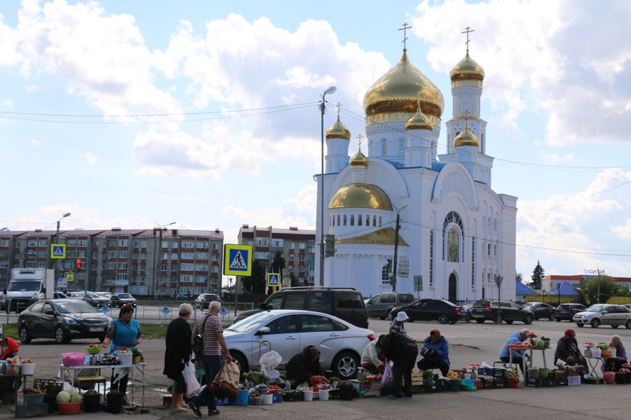 Огромные, недавно построенные современные храмы, иногда попадающиеся даже в небольших городах — верная примета современной Мордовии.