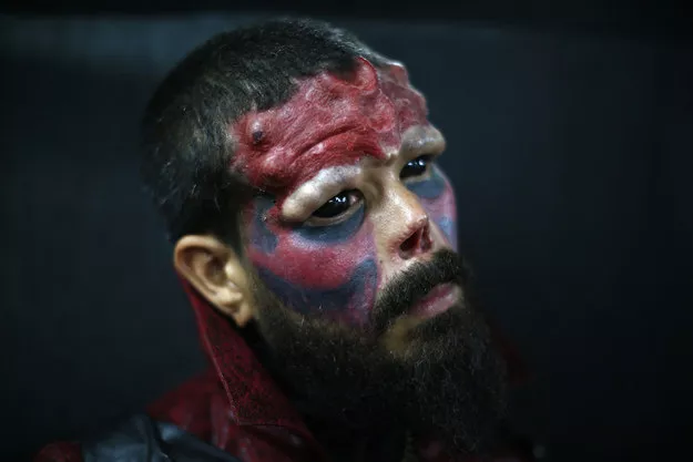 Генри Родригез, более известный как Красный Череп. 10  лет назад мужчина решил, что хочет закосплеить известного кинозлодея  из вселенной «Марвелл»