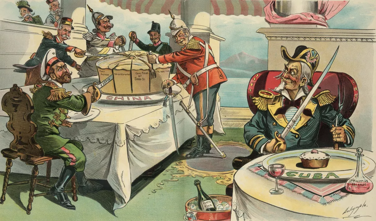 Против инсургентов выступила широкая коалиция держав-колонизаторов. Для китайцев стало шоком, что русские, которые уверяли правительство Китая в своей антияпонской политике, действуют совместно с японцами, уничтожая китайскую армию. / Китай разделен между западными державами в «век унижений». Журнал «Puck», 1898