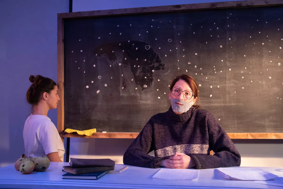 Спектакль «Лес. Лекция» на первой сессии проекта «Лес. Бибихин» / Фото: Ева Пчёлкина