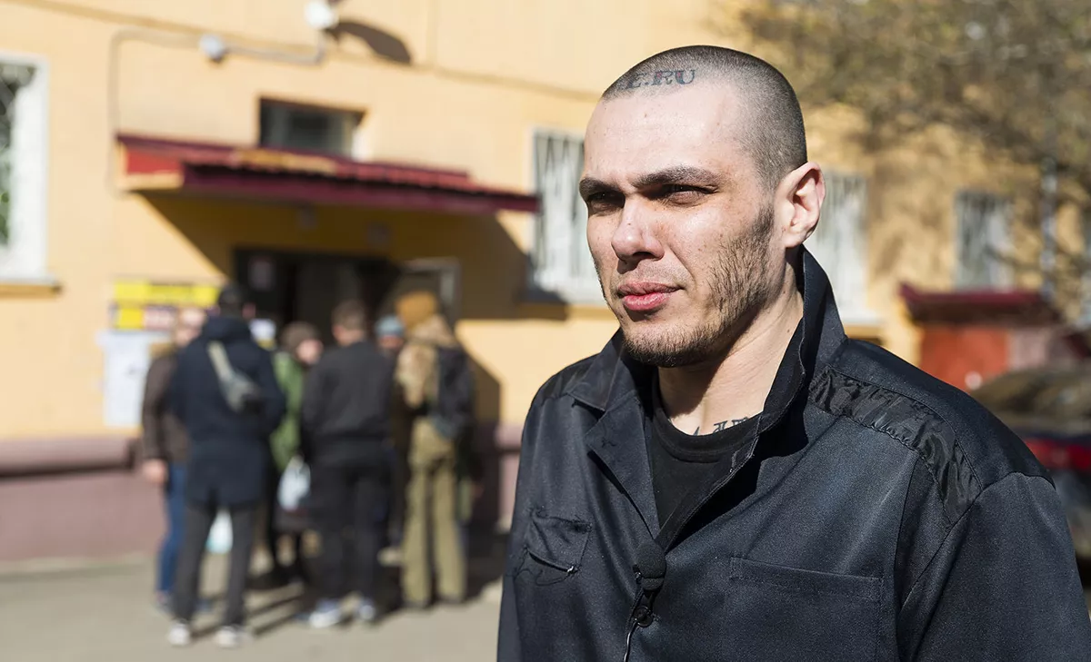 «Не верьте ни украинским властям, ни российским». История антифашиста Сократа о сопротивлении анархистов на Майдане