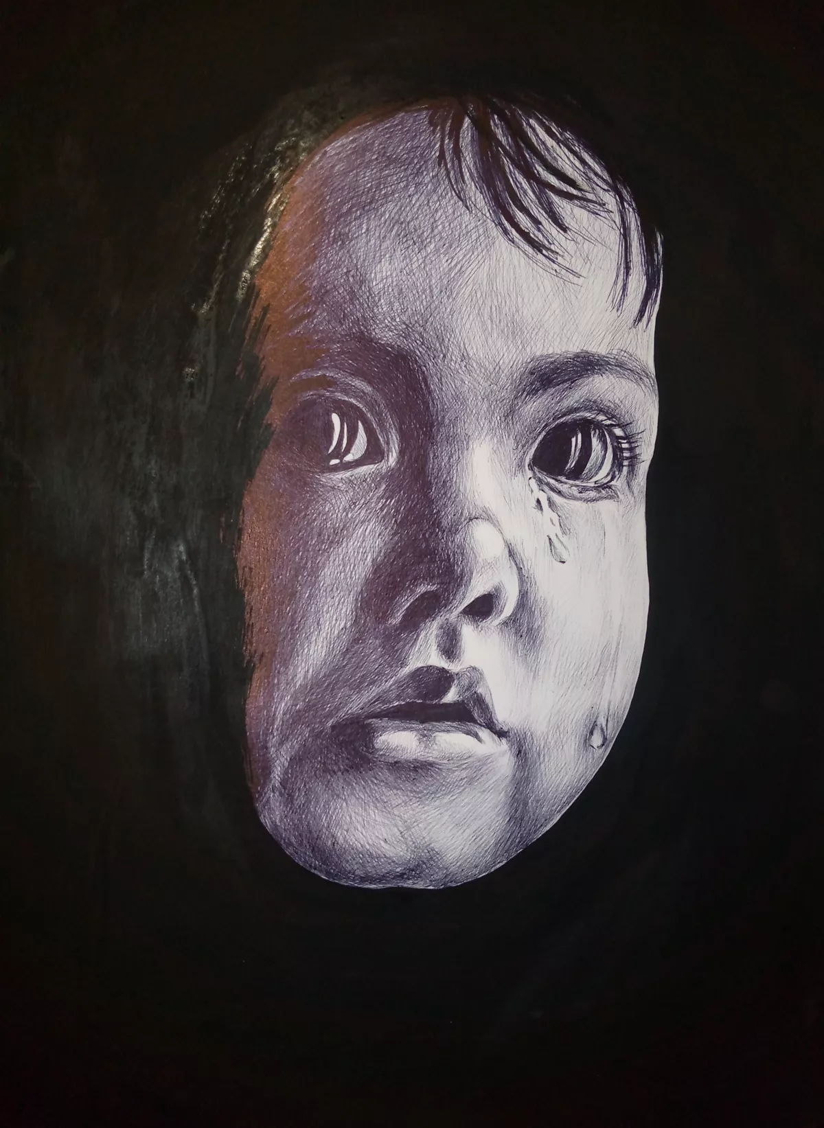 Back to black: тревога, испуг, скорбь и стойкость в гиперреалистичных портретах жителей Украины