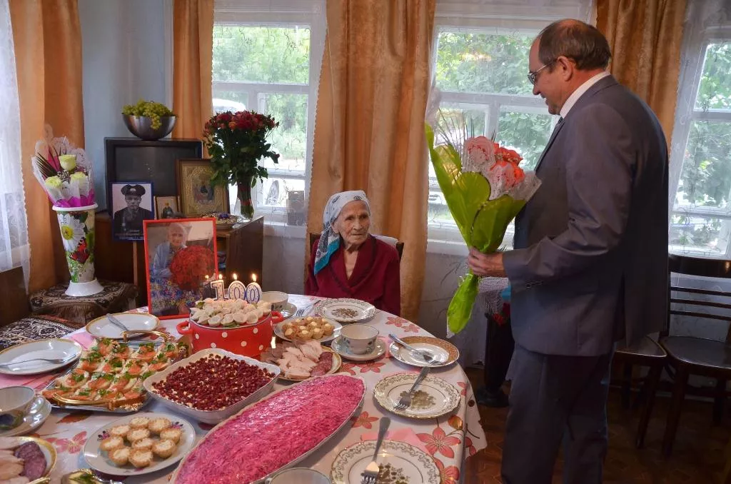 Чиновник и гражданин в провинциальном городе