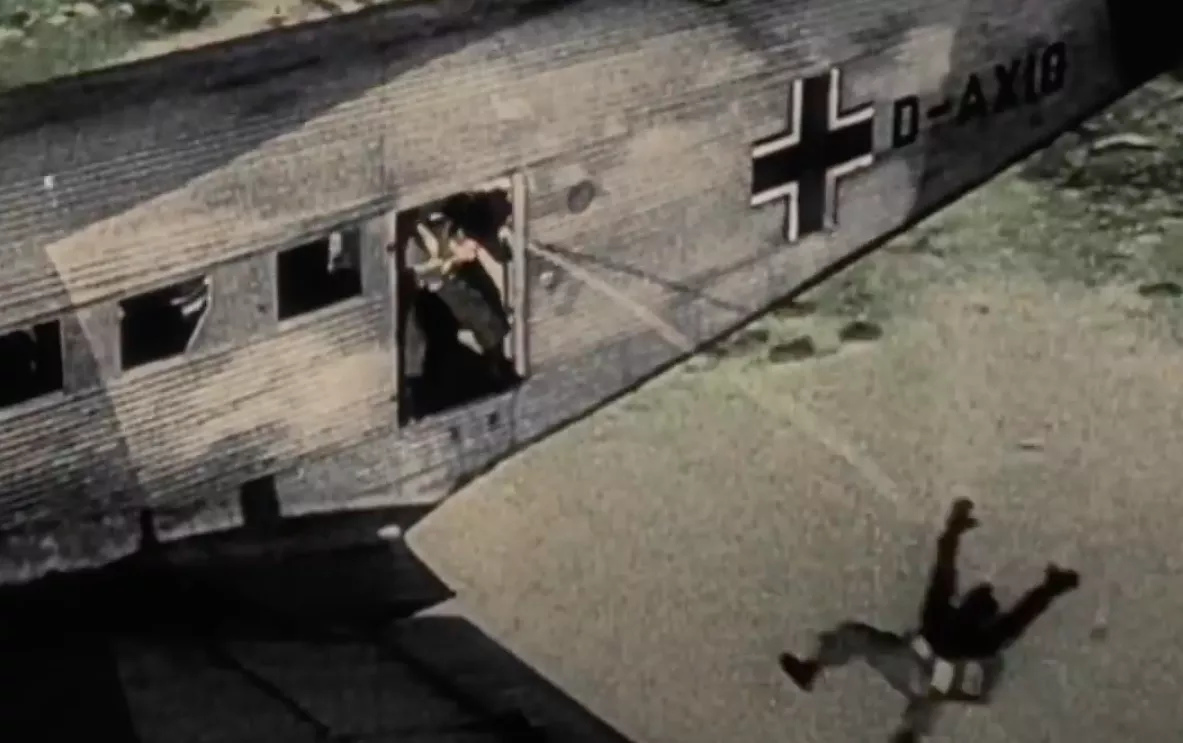 Кадр из документального фильма «Апокалипсис: Вторая мировая война», 2009