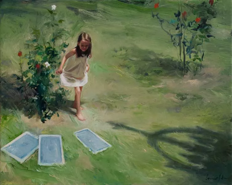 «А кто эти? — спросила Королева, указывая на трёх садовников, растянувшихся вокруг розового куста. Так как, видите ли, они лежали лицом вниз и узор на их спинах был такой же, что у остальных карт колоды, она не могла узнать, были ли то садовники, или солдаты, или придворные, или трое её собственных детей» /Леонор Соланс, Испания, 2009