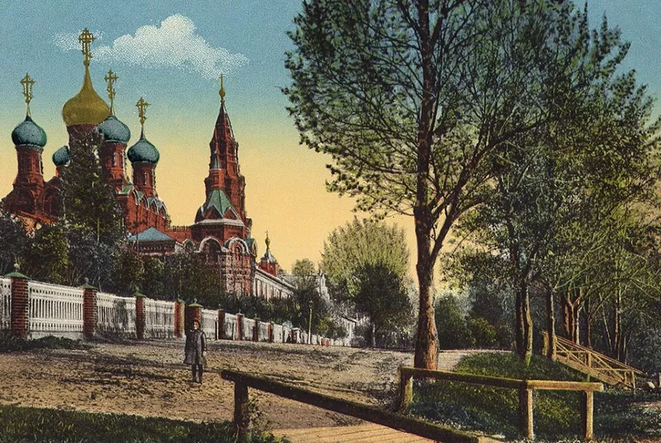 Черниговский Гефсиманский скит — один из центров паломничества в Троице-Сергиевой лавре, которая до начала XX века развивалась как паломнический центр, русский Ватикан.