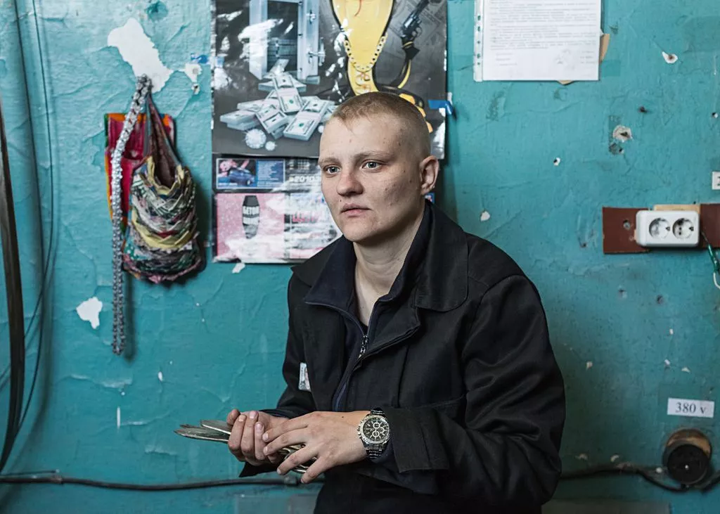 «Отделение». Серия портретов о деформации личности в женских колониях