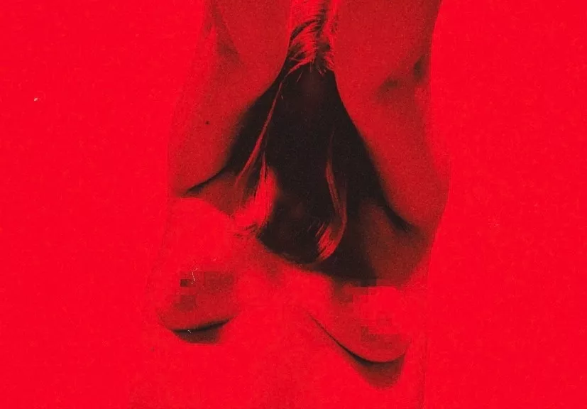 «жертвы культуры диет и политических репрессий плачемся в чатвдвоем и ищем вечную любовь в тиндере изнутри кишим паразитами заказанными на вайлдбериз и алиэкспрессе стараемся не резаться при стрессе и радуем маму каждым набранным килограммом» / Обложка: <a href="https://vk.com/neofauvism" target="">пульхерия</a>