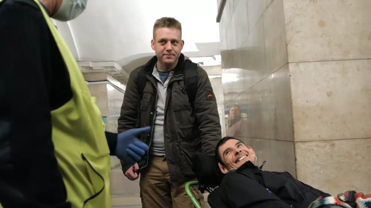 «Нормальное место». Последний снятый до ареста фильм поэта Севы Королёва об инклюзивном пространстве только для всех