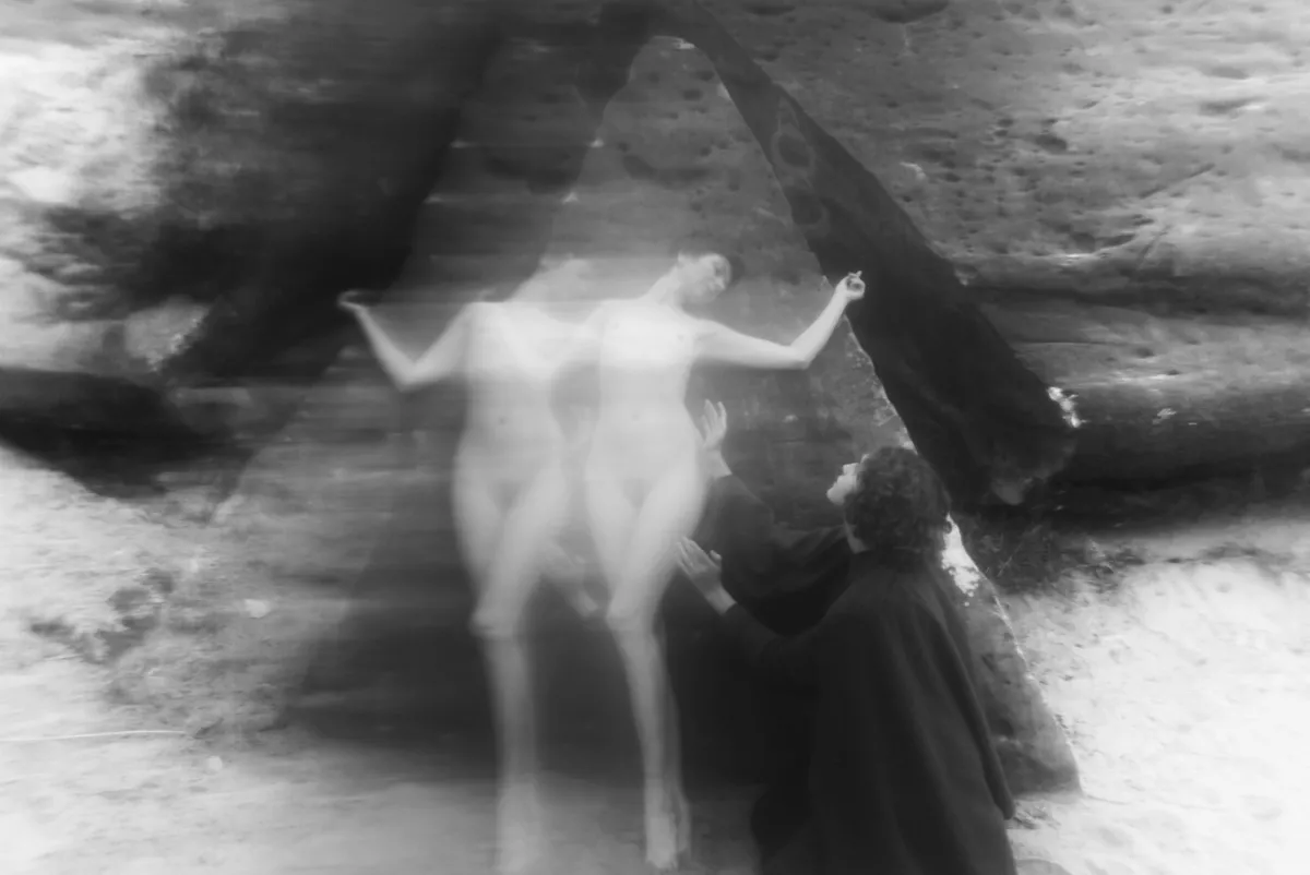 Камень и молоко