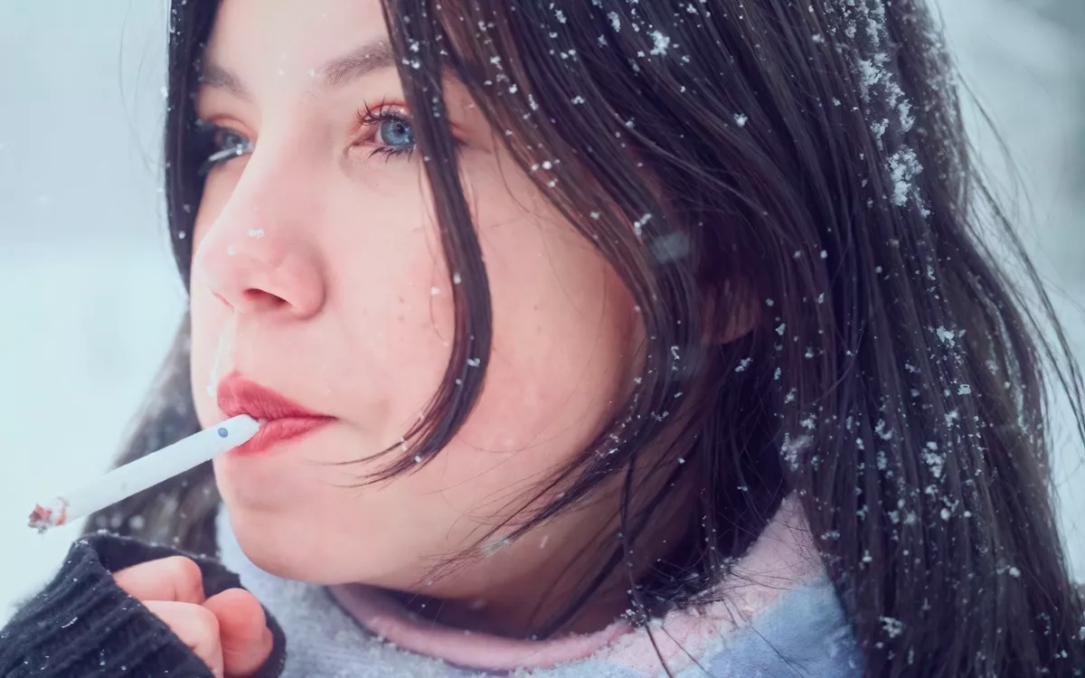 Кадр из фильма Лизы Саввиной «Снежинки ртом ловила + очень мило» (2024)