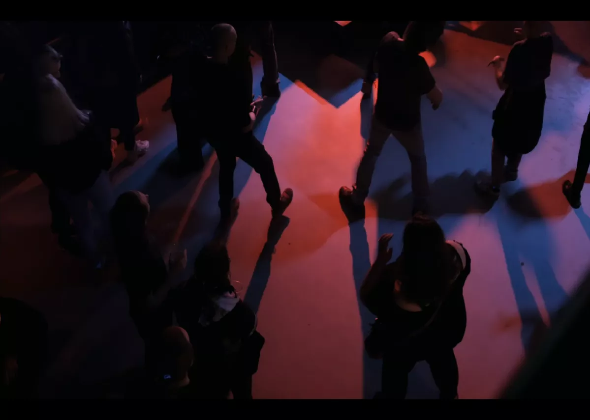 «Саша, мы с тобой!» Фильм о концерте в поддержку художницы Саши Скочиленко, арестованной за антивоенную акцию