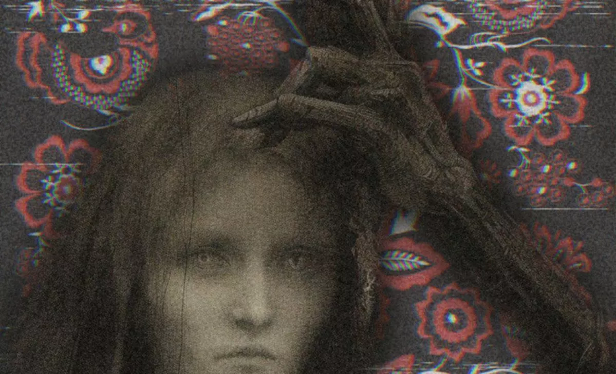 Женщина сидит на скамейке на детской площадке в рабочий перерыв, в грязном сине-белом фартуке, и говорит, что ей неизменно хочется одного: поскорее бы муж вернулся, хоть бы он был жив. / Иллюстрации: Асия Несоевая