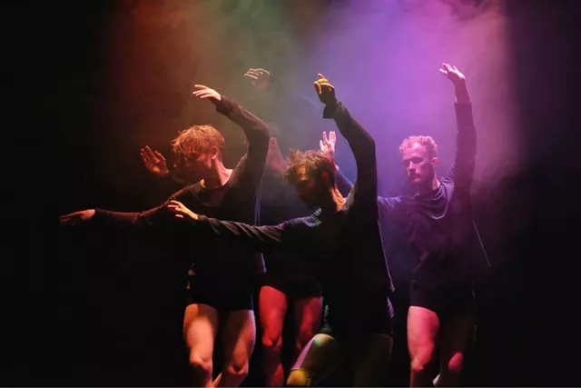 Тело и цвет. Рождение в движении